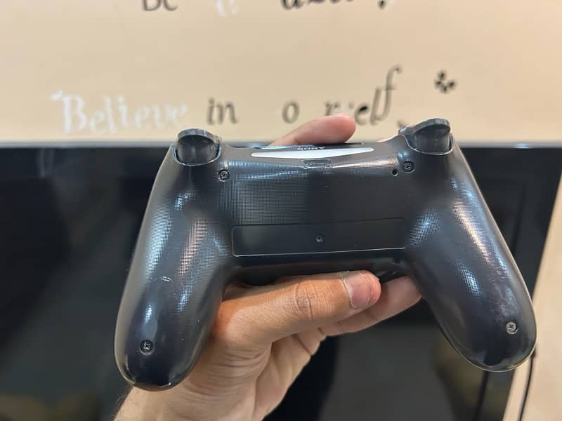 ps4 2 controller and 2 discs 6