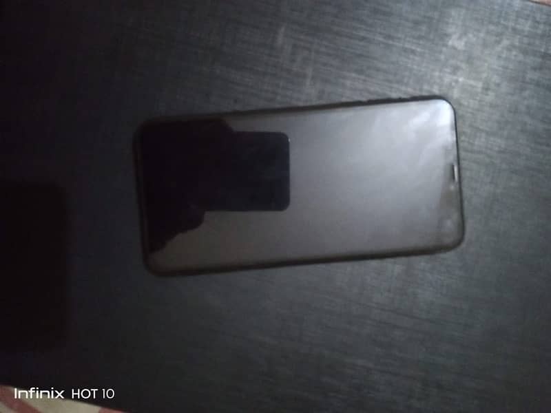 IPhone 11 pro max(Non PTA) good condition 1