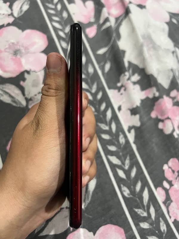 vivo y11 red and black clour 3gb rom 32gb memory 2