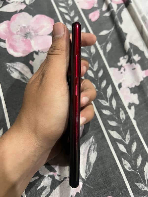 vivo y11 red and black clour 3gb rom 32gb memory 3