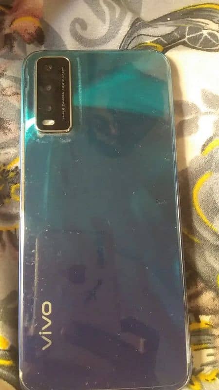 vivo y20s. 4