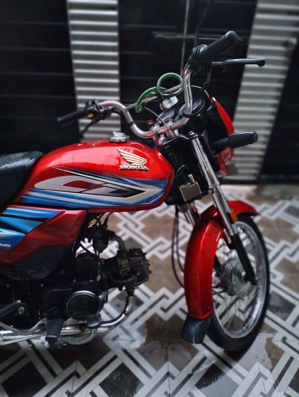 Honda CD 70 DREAM 4