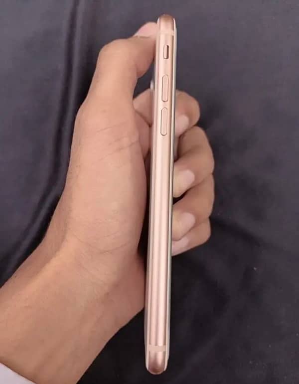 IPHONE 8 PTA 64GB 4