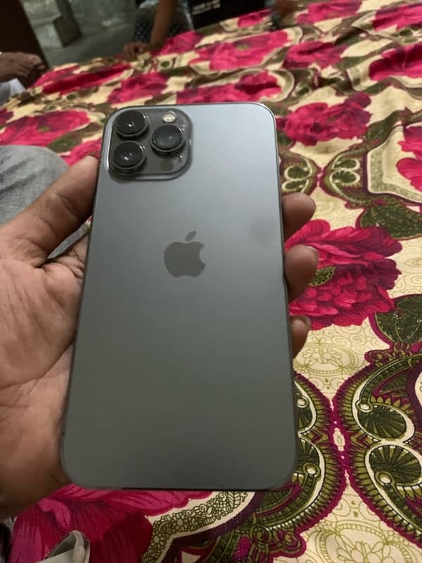 I phone 13 pro max 256gb factory unlock 1