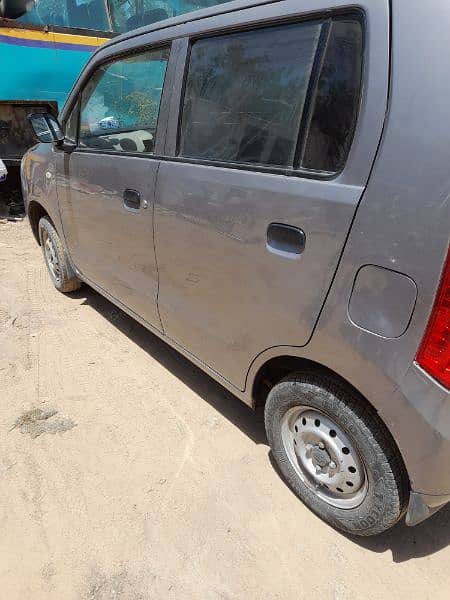 Suzuki Wagon R 2015 12