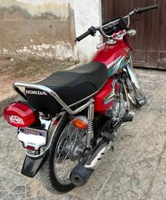 honda CG-125 only 4thousand kilometers use excellent condition