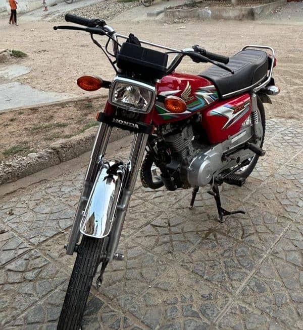 honda CG-125 only 4thousand kilometers use excellent condition 1