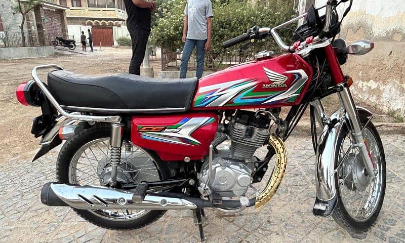 honda CG-125 only 4thousand kilometers use excellent condition 2