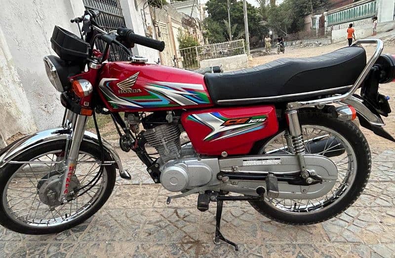 honda CG-125 only 4thousand kilometers use excellent condition 3