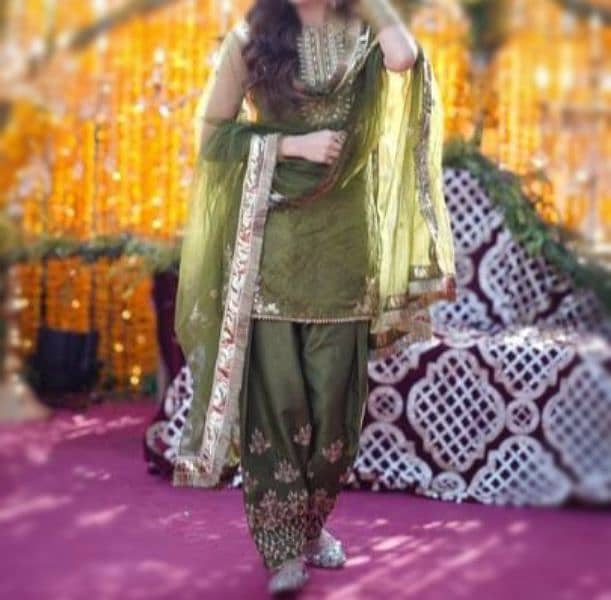 Mehndi dress/short shirt and shalwar/ dress/ fancy/wedding/event 0