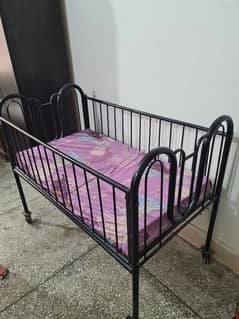 baby cot