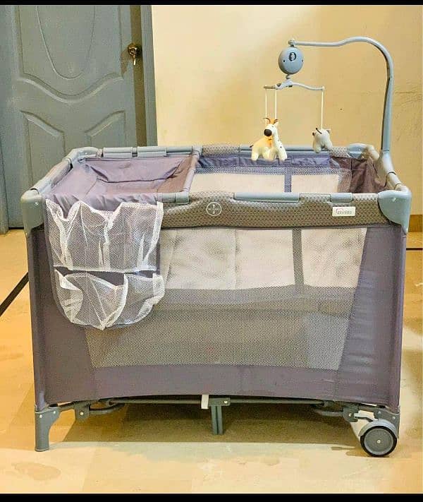 Baby cot. . . . Condition 10/10 4