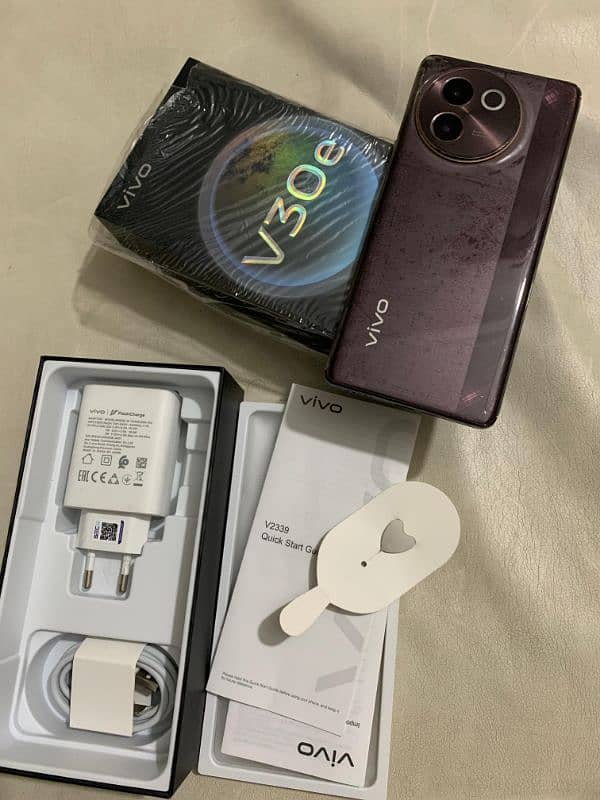 vivo v30e 10/10 All accessories packed up to 8 month warranty 0