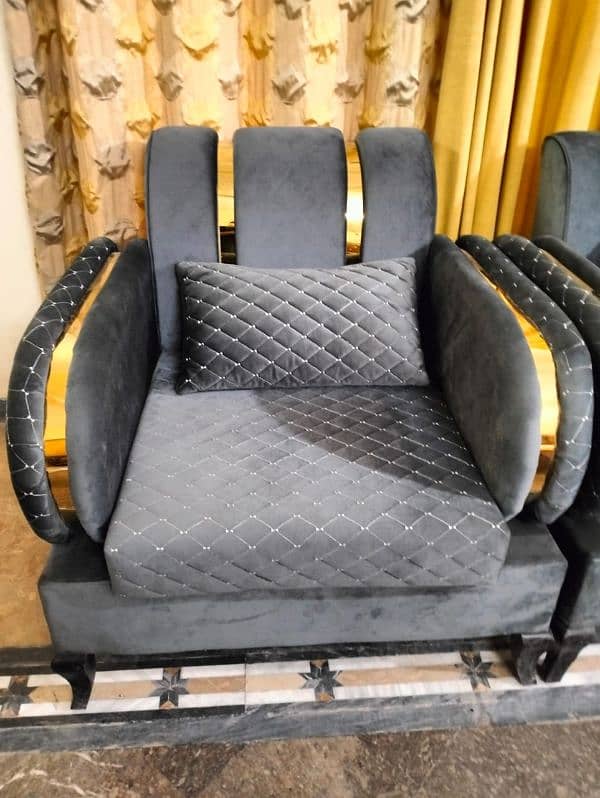 5 seater sofa set is available 1