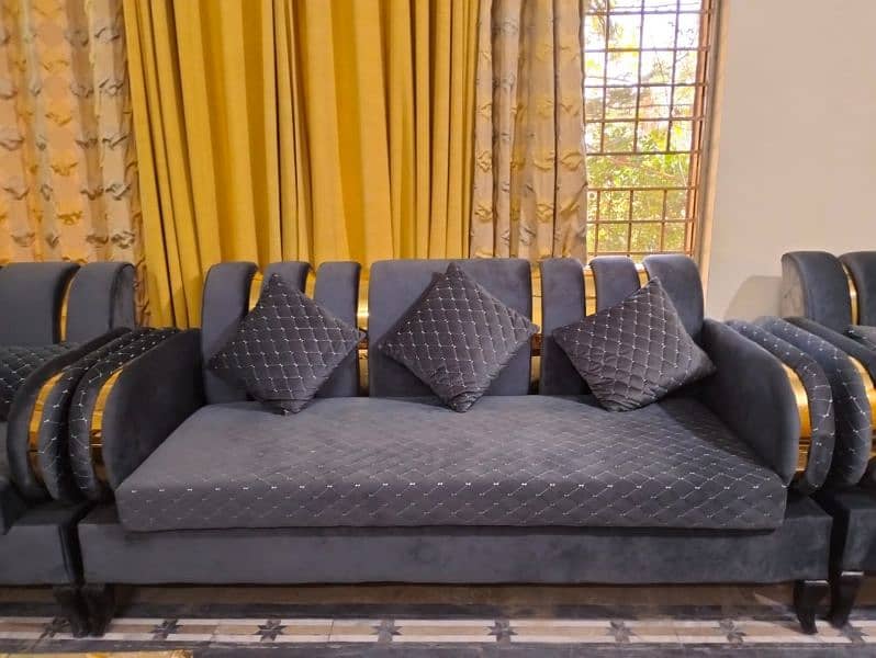 5 seater sofa set is available 4