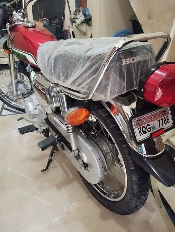 CG 125(special silver edition) (2023-24) urgent for sale 4