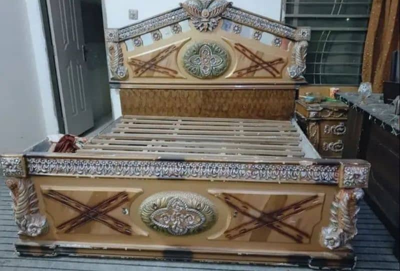 I want to sale bed or one side table full clear bed  colour krwana h 0