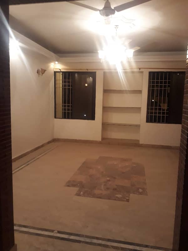 Banglow Full Floor 3 Bed Drwaing Lounge Nazimabad No. 4 For Rent 4