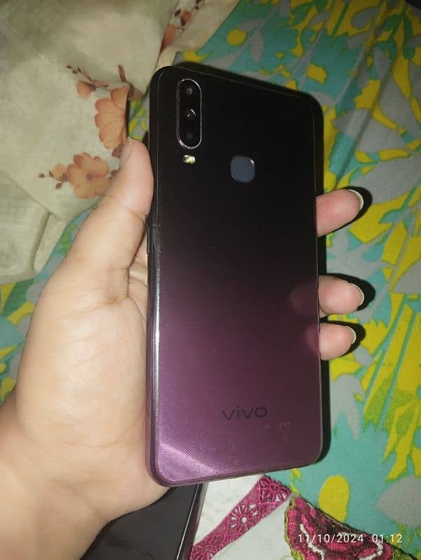 vivo y17 in good condition. 0