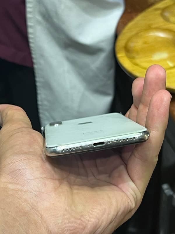 iPhone X silver white 3