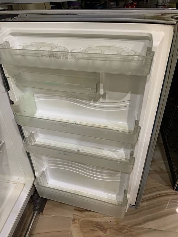 Dawlance frigde refrigerator 0