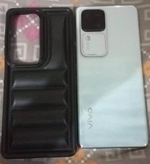 Vivo V30 5g 0