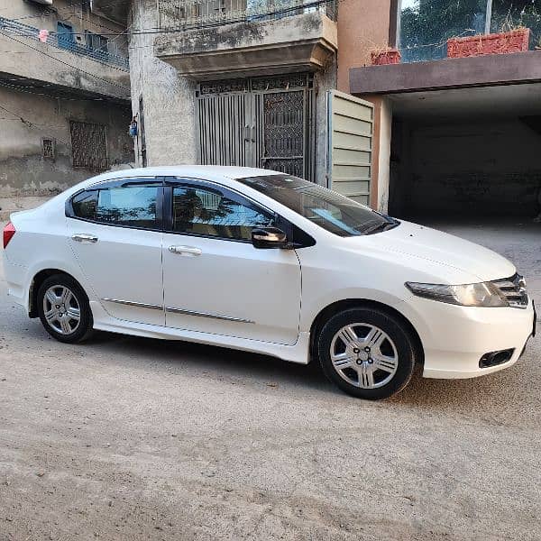 Cleanest Honda City IVTEC 2015 1