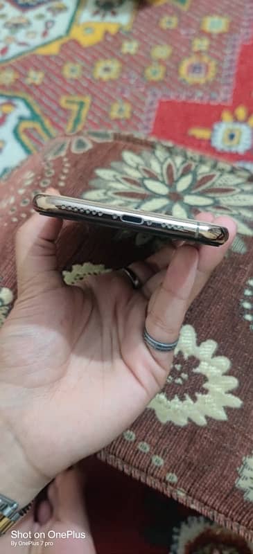 iPhone XSMax 512gb golden 2