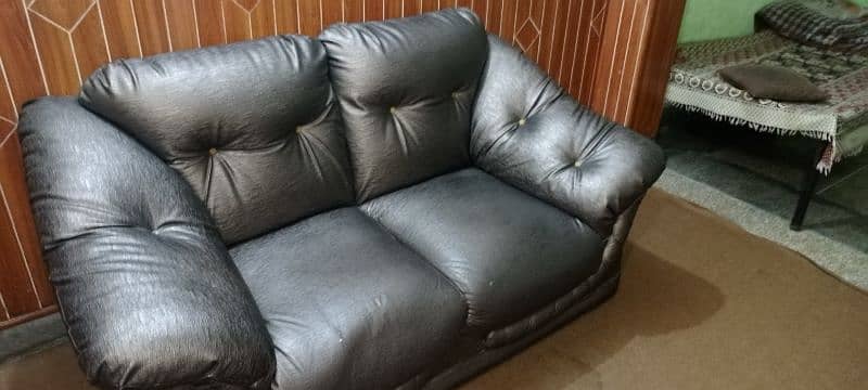 Full leather sofa 7 seater set for urgent sale 3