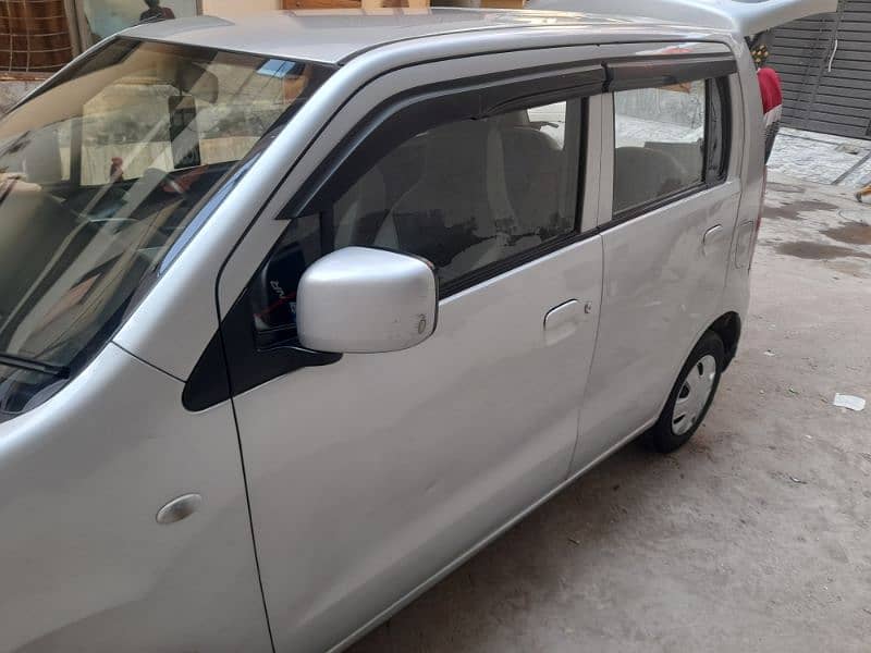 Suzuki Wagon R 2017 1