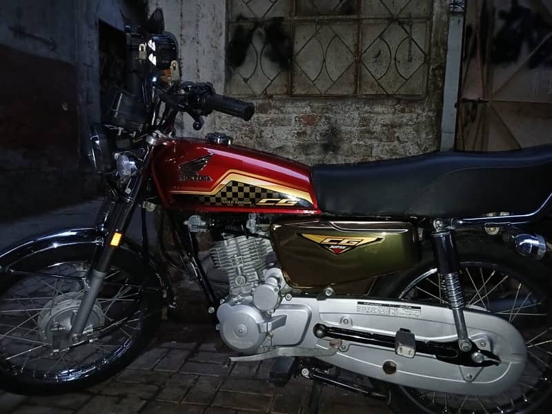 Honda CG 125 self start Special Edition gold red 2024 6