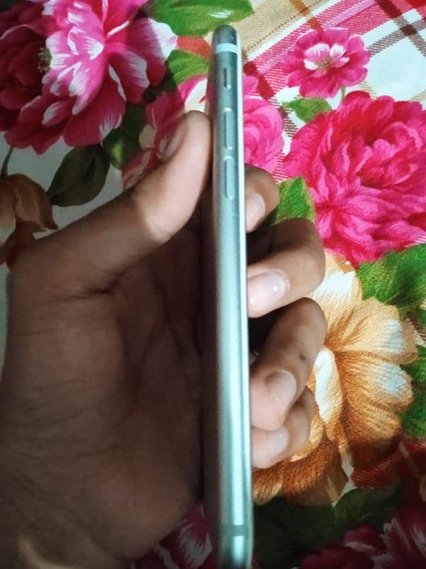 iphone 7 official Pta Approved with box all ok 3