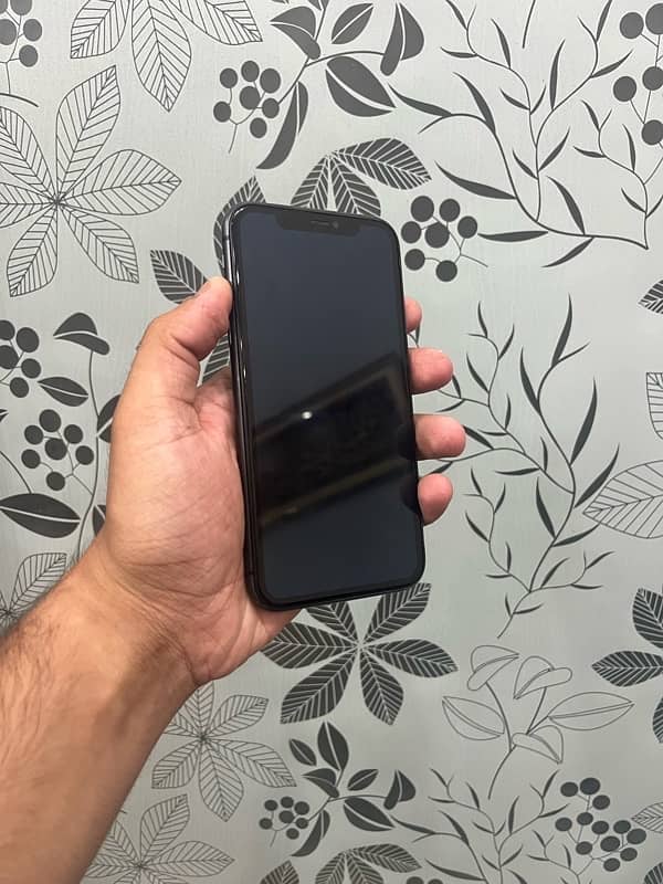 iphone 11 64 gb factory unlock whatsapp (03336279733) 1