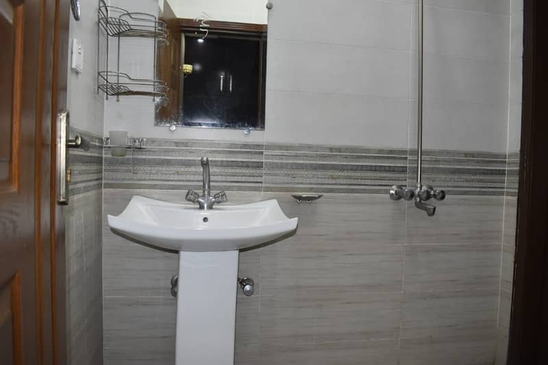 05 MARLA FURNISHED LOWER PORTION FOR RENT IN JOHAR TOWN LAHORE 2