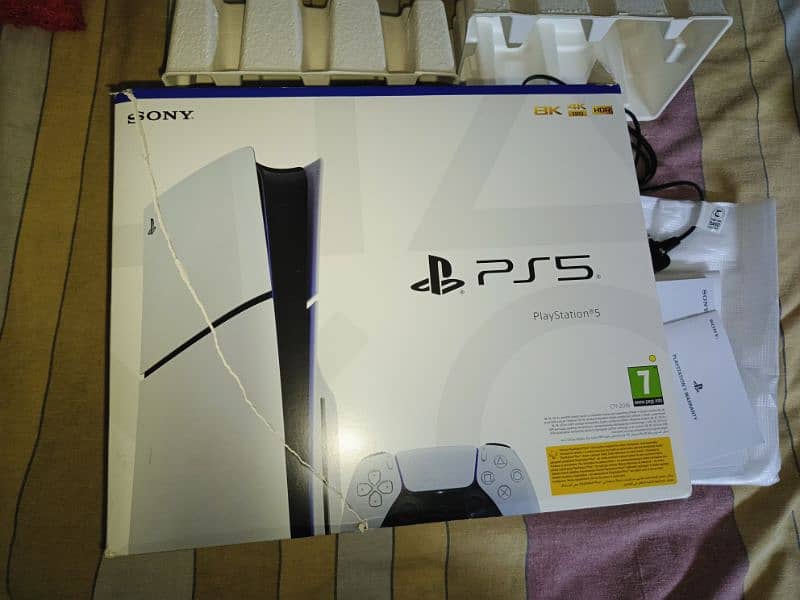 Ps5 slim UK model brand new condition three month used 3