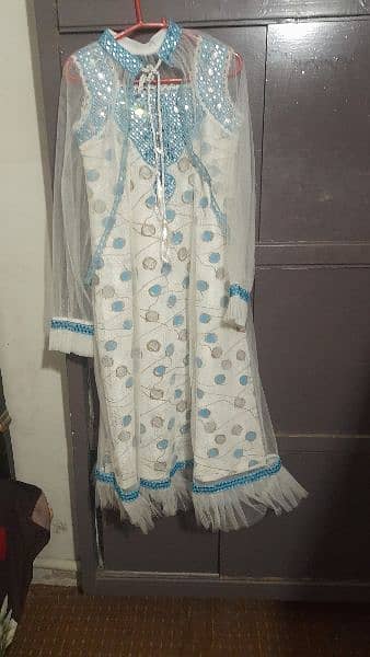 white and sky blue maxi 11 se 12 sal ki bachi 2