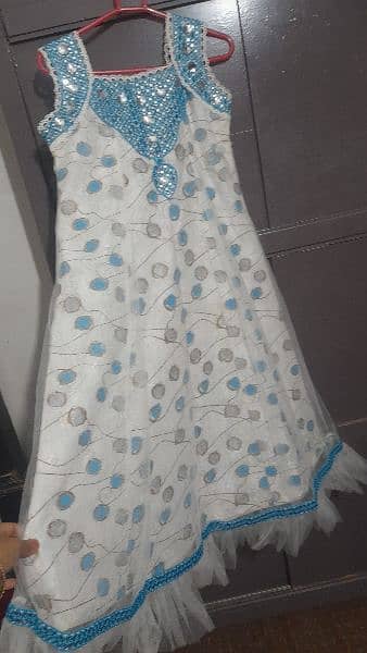 white and sky blue maxi 11 se 12 sal ki bachi 4