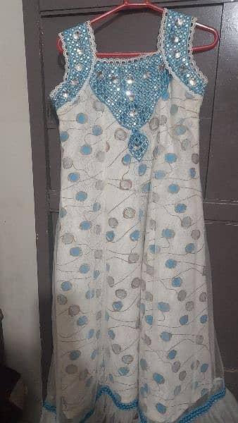 white and sky blue maxi 11 se 12 sal ki bachi 5