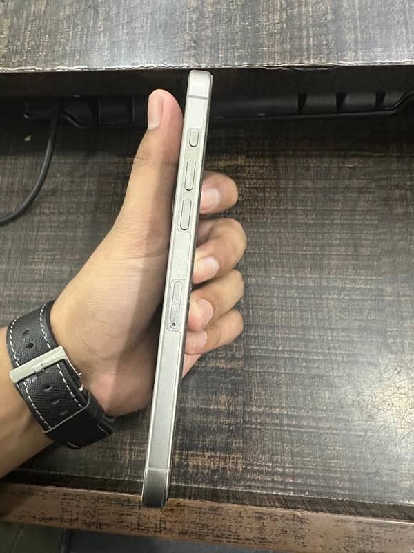 iPhone 15 Pro Max (dual physical) non pta 2