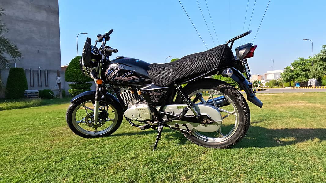 Suzuki GS 150 Euro II Special Edition 2022 7