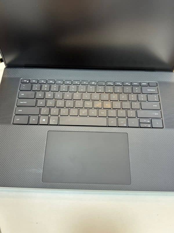 Dell XPS 17 9700 laptop 1