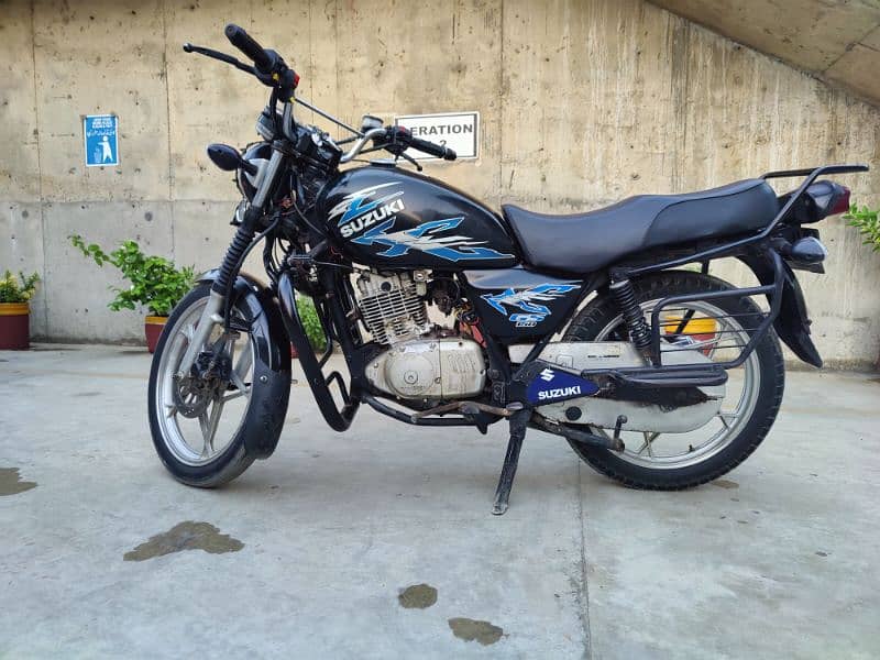 Suzuki GS 150 SE 2