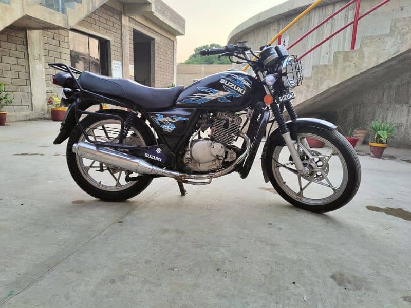 Suzuki GS 150 SE 4