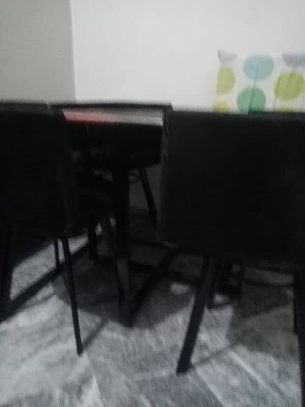 4 person dining table 3