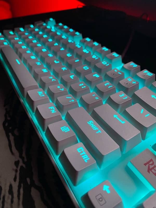 Redragon K552 Kumara White RGB 1