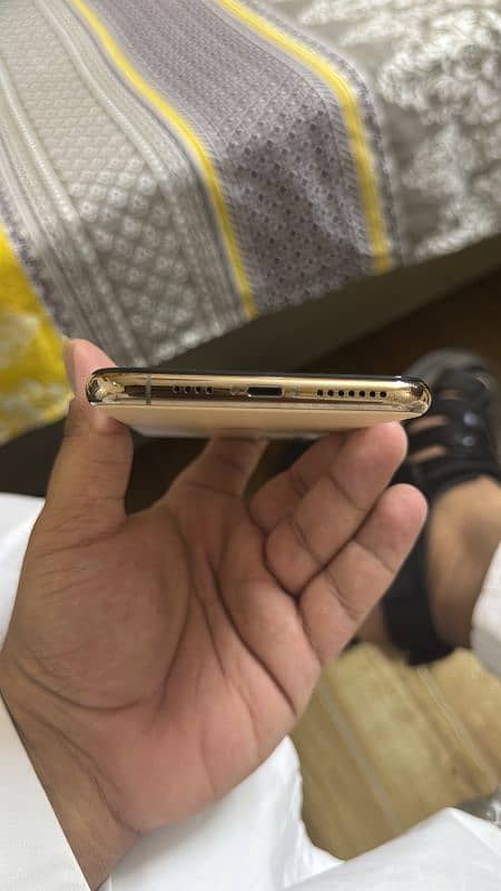 Iphone 11 pro Max PTA Approved 64GB 3