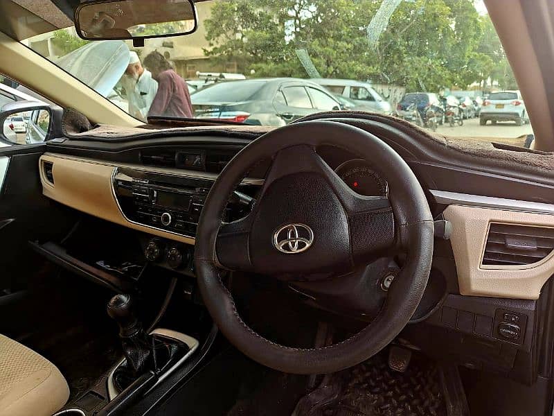 Toyota Corolla GLI Manual 2015 5