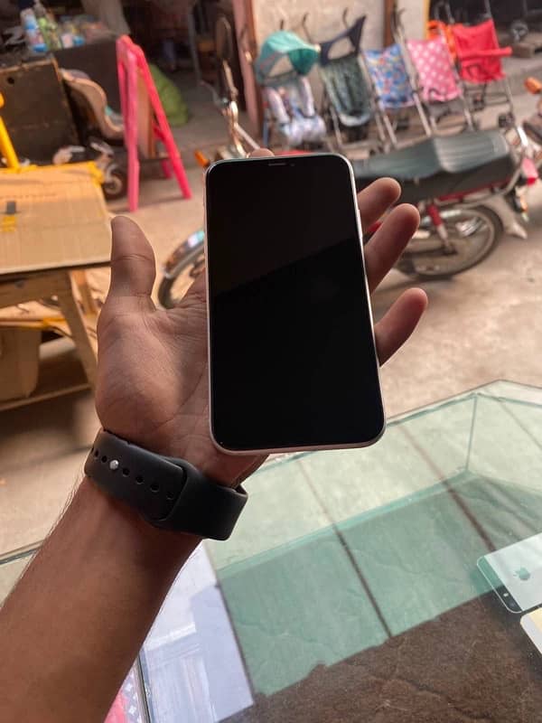 iphone XR 128GB Non PTA Sim time available 2