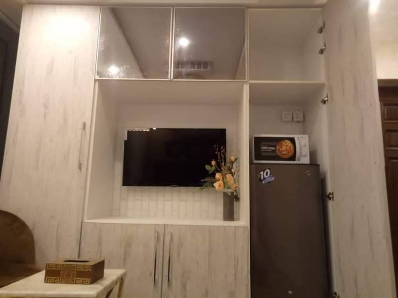 Studio luxury Furnished Flat Available for Rent In Bahria Town Lahore 4