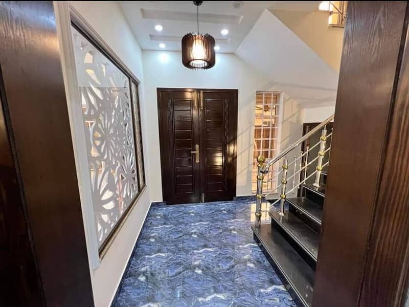 10 Marla Luxury Non Furnished Upper Portion For Rent In Bahria Town Lahore 6